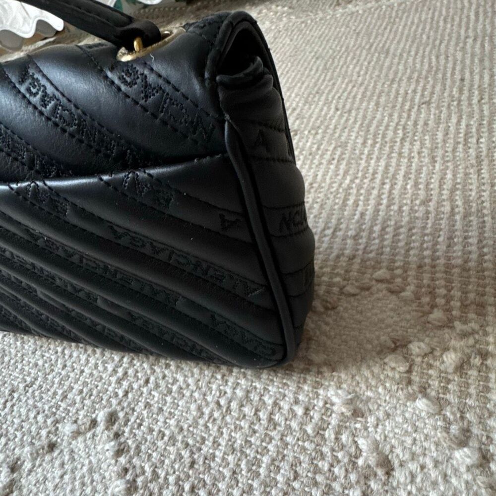 Balenciaga Calfskin Logo Matelasse Chain Strap Blanket Reporter XS Black NWT - Picture 8 of 16
